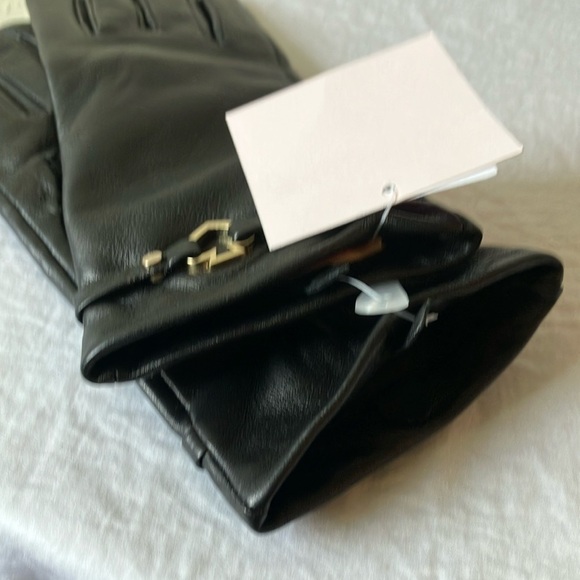 Kate Spade: Black cut out Spade Leather Gloves- Gold Tone- Small - Picture 11 of 16